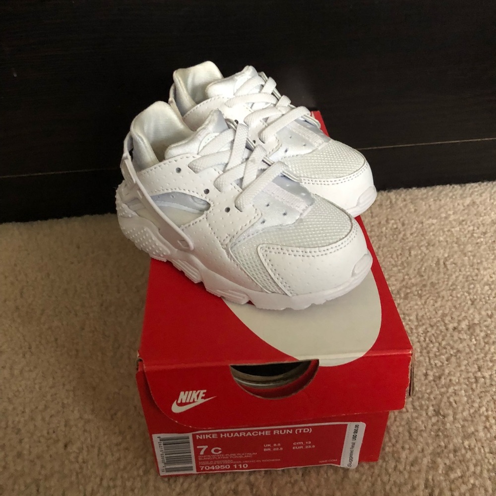 New in box all white Nike Huarache
